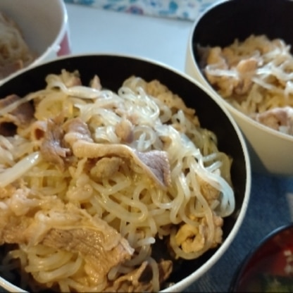 普段滅多に買わない牛肉を、お買い得にゲット⤴⤴ずっと食べたかった牛丼♡美味しくでき、家族にも喜ばれました(*´◒`*)♪ᵗʱᵃᵑᵏᵧₒᵤ♫